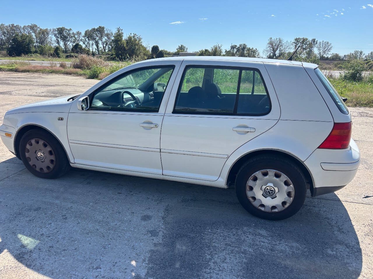 Used 2006 Volkswagen Golf GL FWD image 4