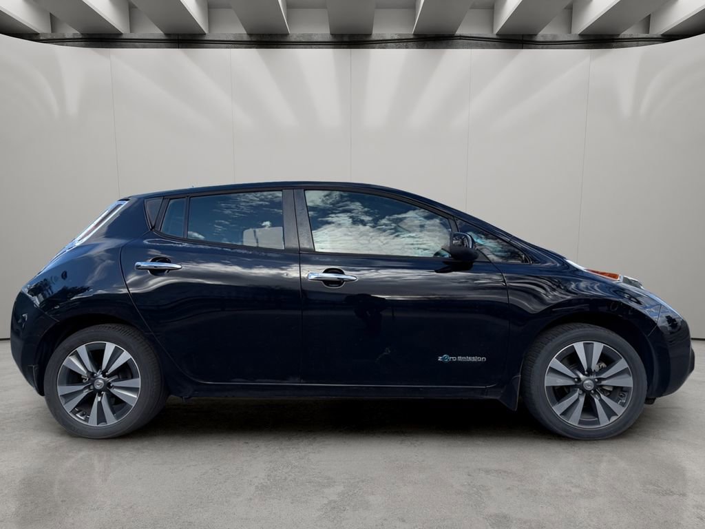 Used 2015 Nissan Leaf SL image 6