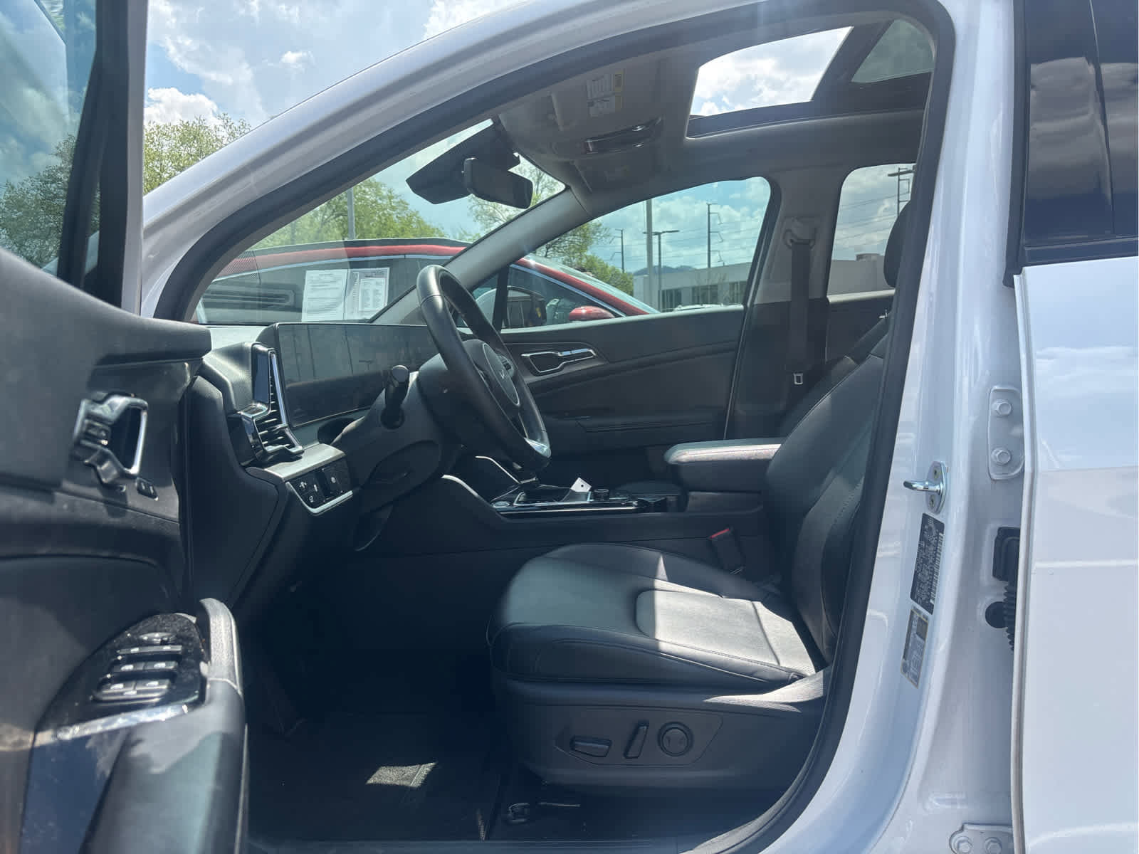 Used 2023 Kia Sportage SX image 16