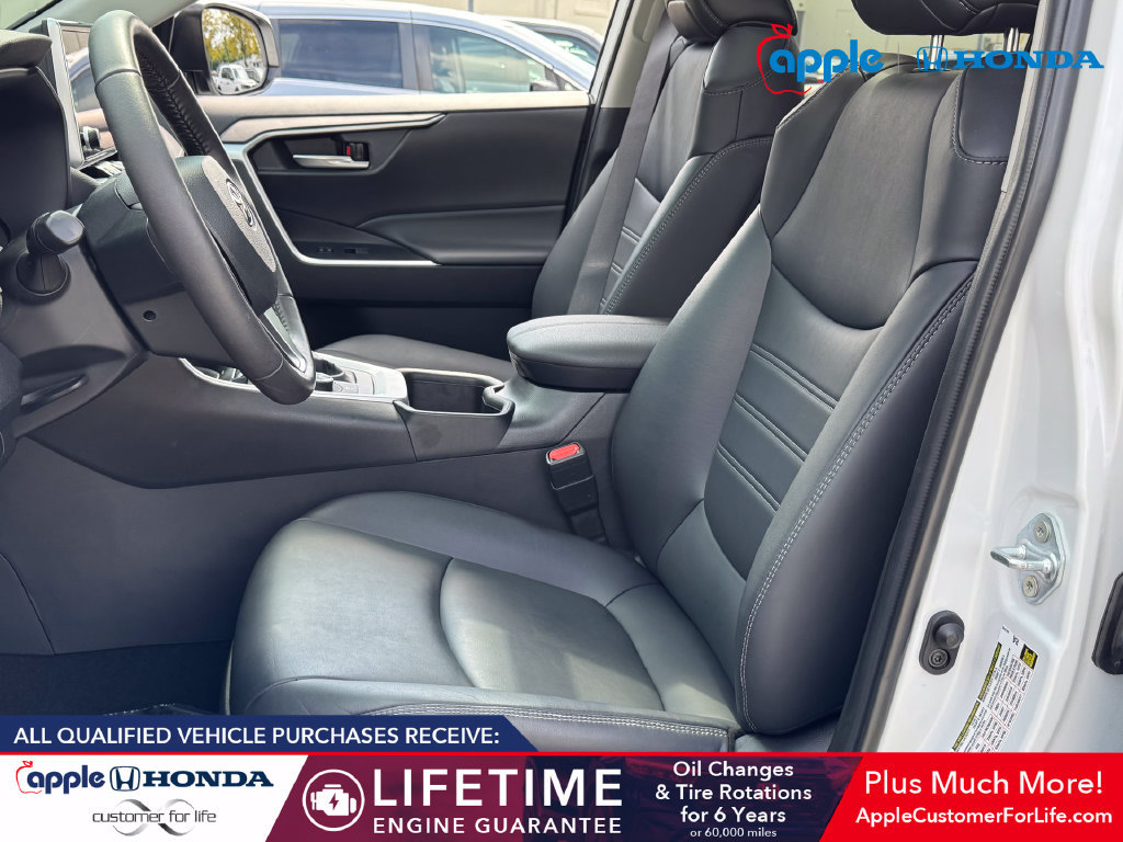 Used 2023 Toyota RAV4 XLE Premium AWD/4WD image 7