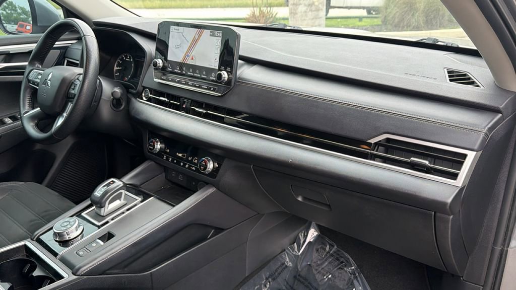 Used 2024 Mitsubishi Outlander SE FWD image 41