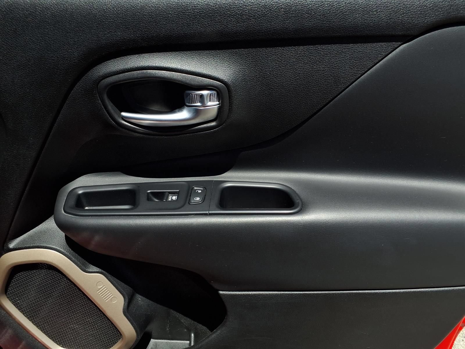 Used 2017 Jeep Renegade Limited FWD image 24