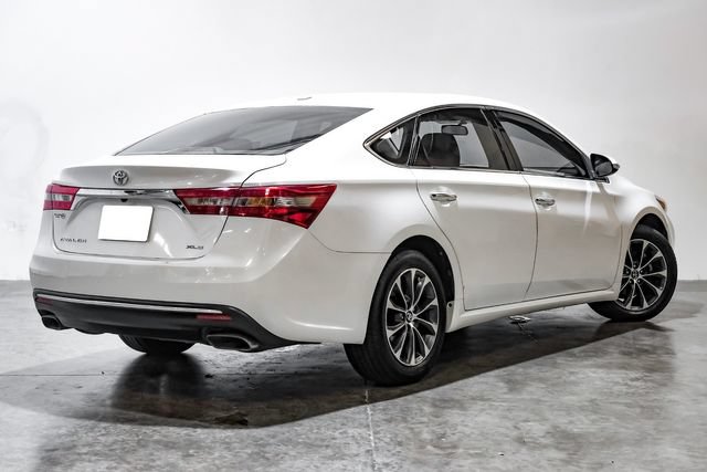 Used 2016 Toyota Avalon XLE FWD image 12