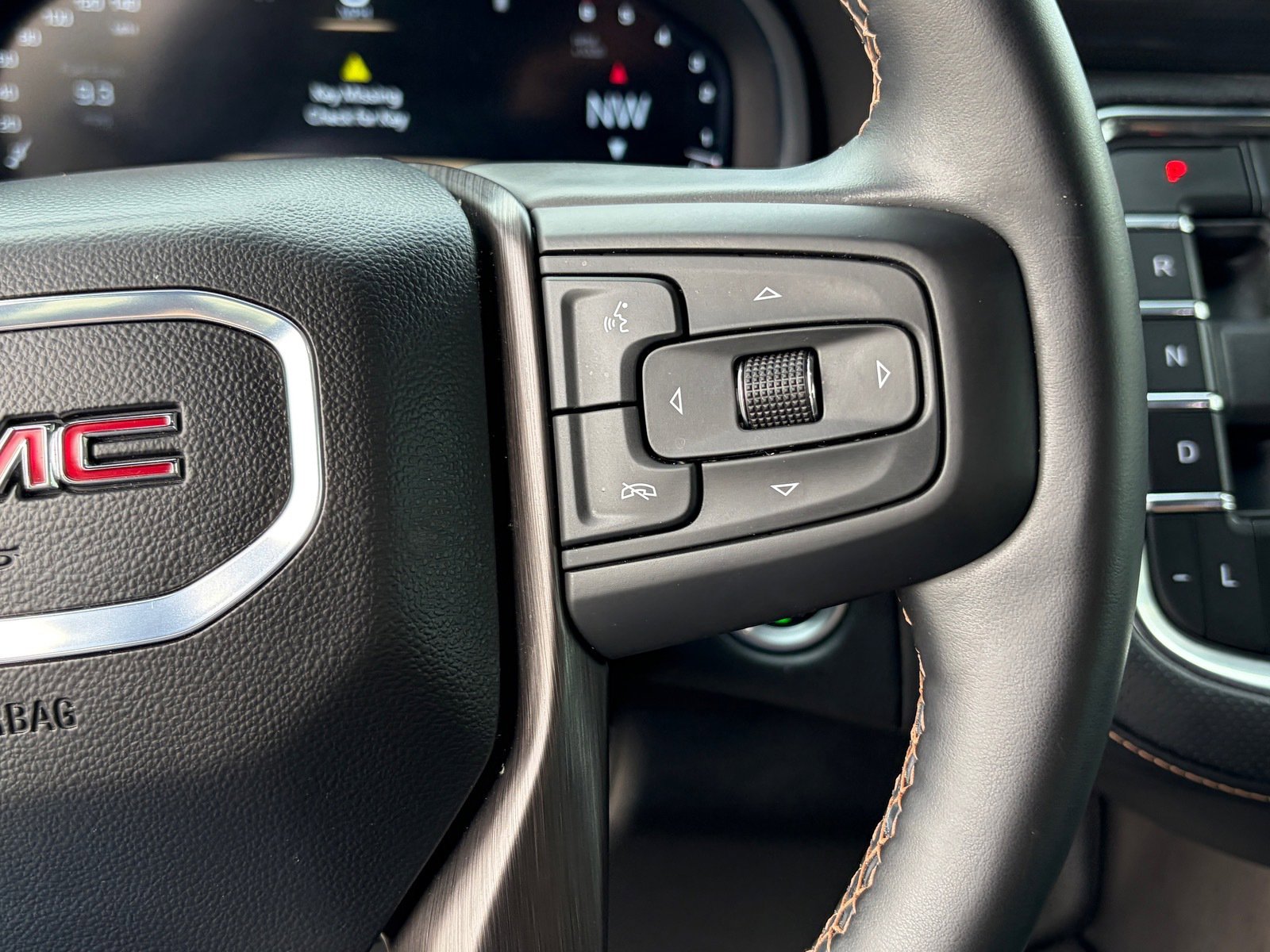 Used 2024 GMC Yukon AT4 w/ AT4 Premium Package image 22