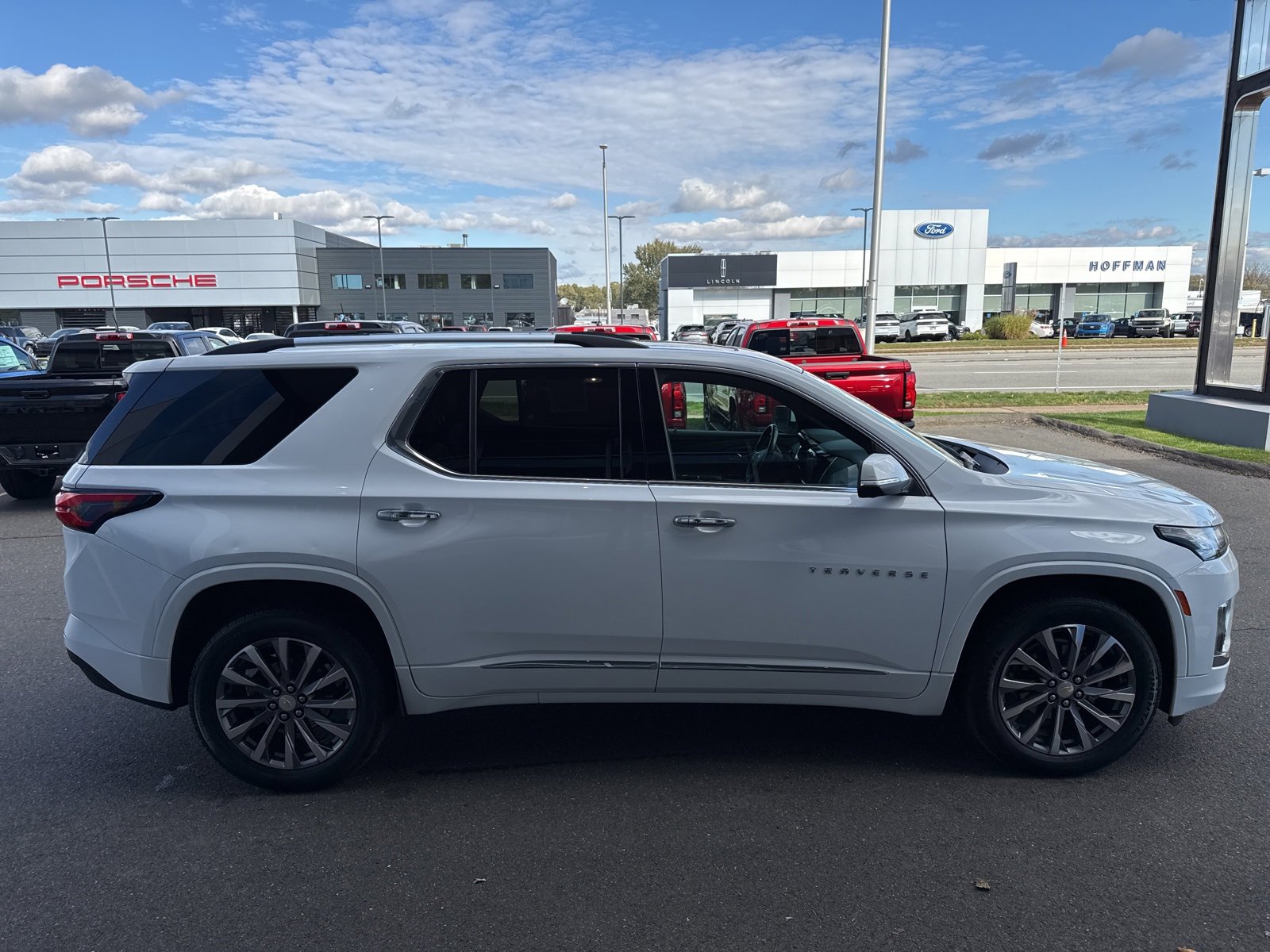 Used 2022 Chevrolet Traverse Premier image 5