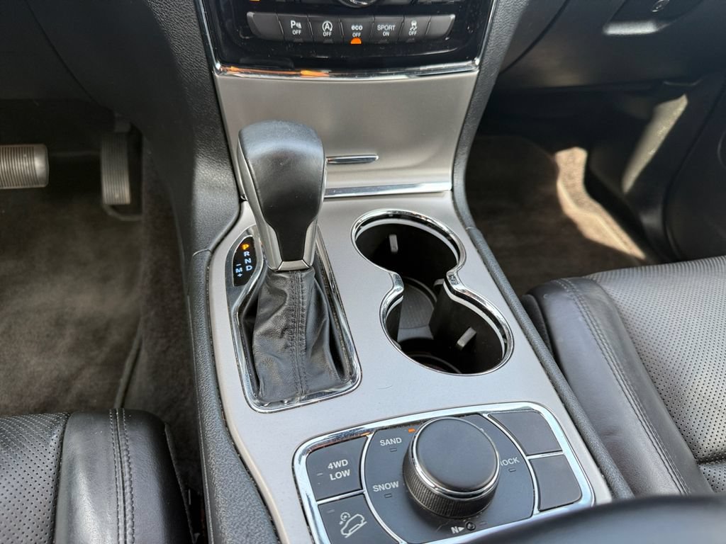 Used 2019 Jeep Grand Cherokee Limited w/ Luxury Group II AWD/4WD image 14