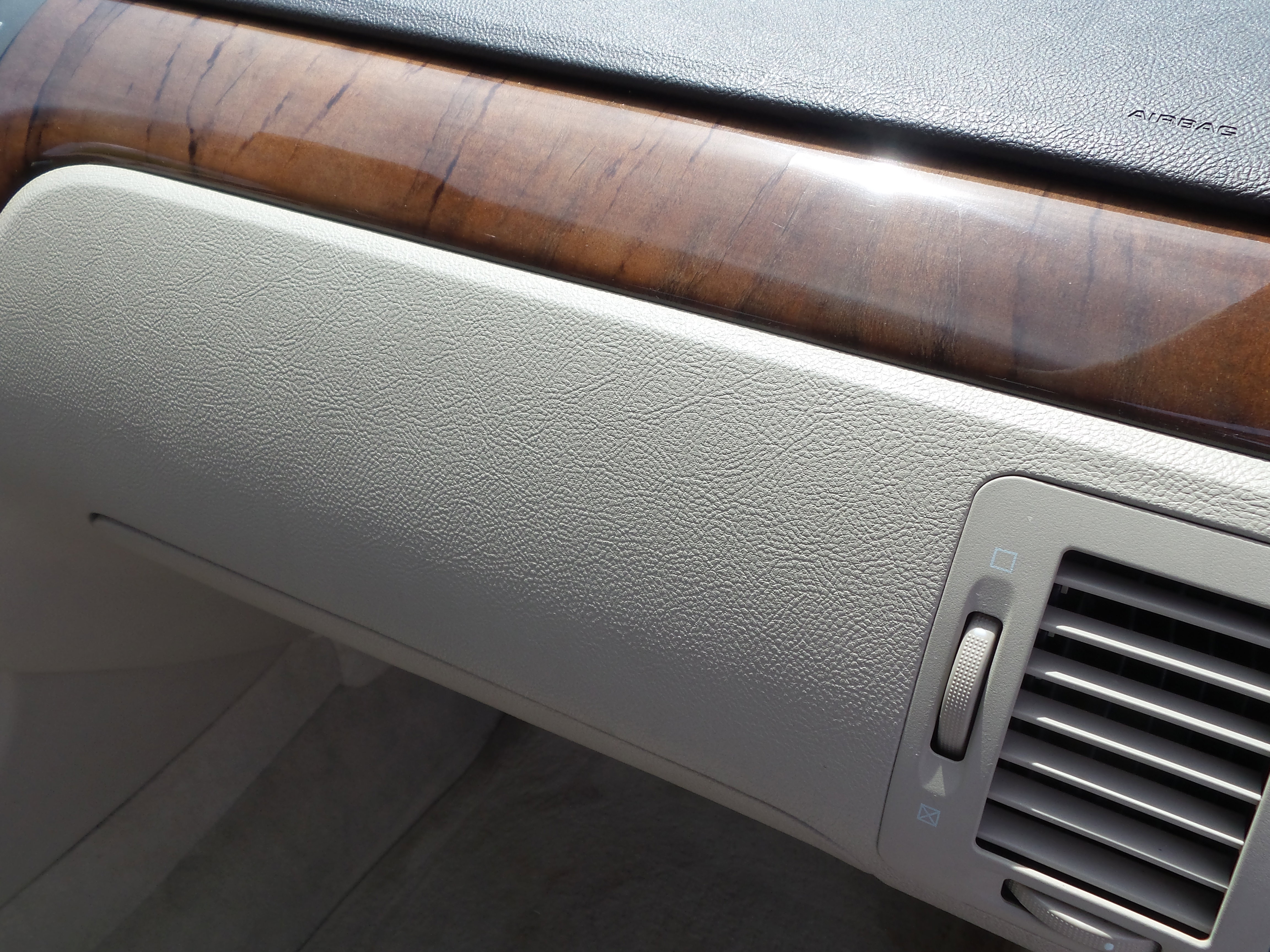 Used 2008 Cadillac DTS FWD image 66