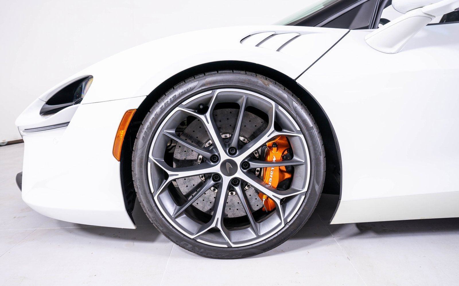 Used 2025 McLaren Artura Spider RWD image 14