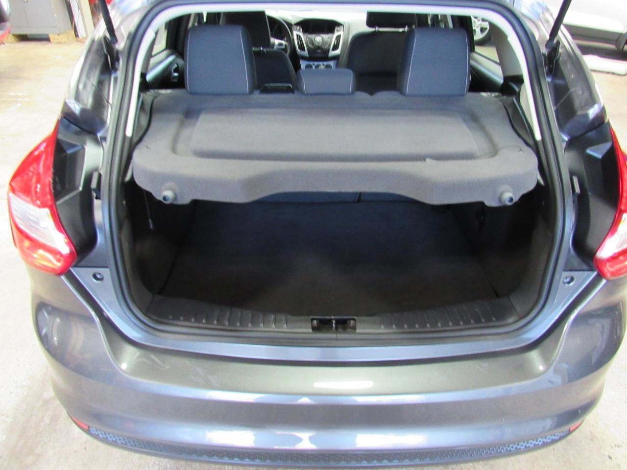 Used 2014 Ford Focus SE FWD image 20