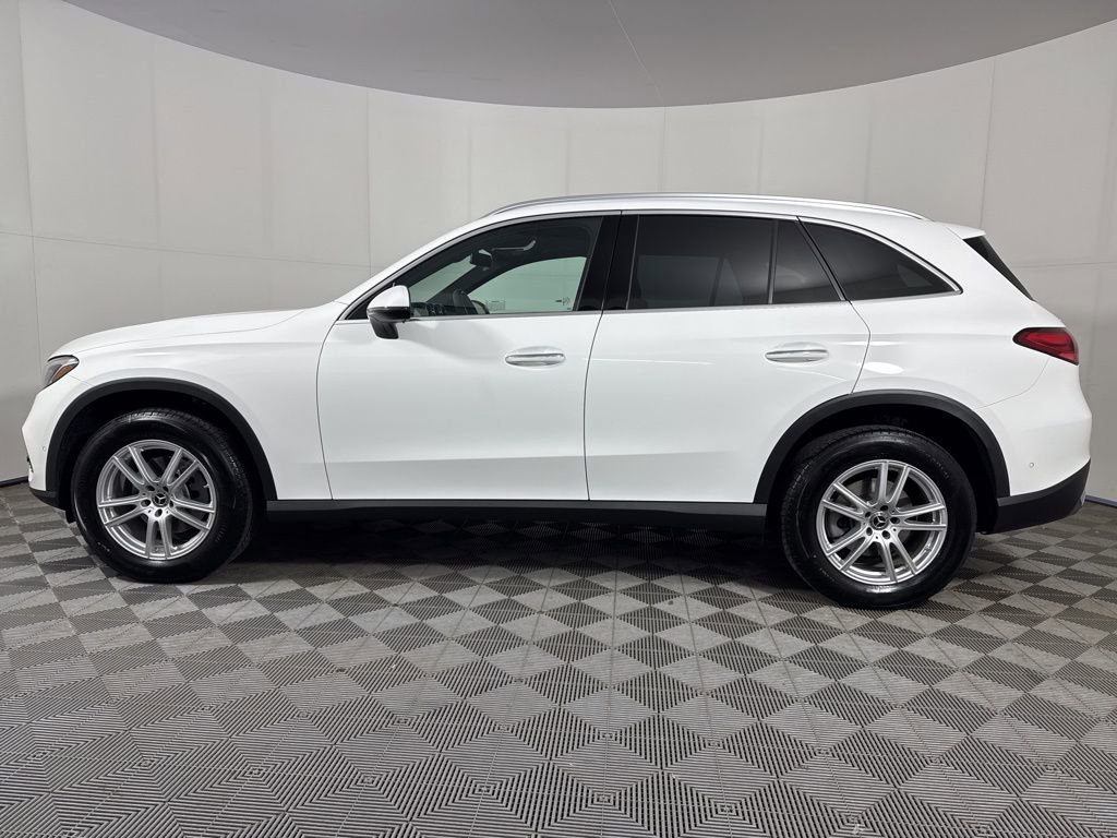 Certified 2025 Mercedes-Benz GLC 300 4MATIC image 2