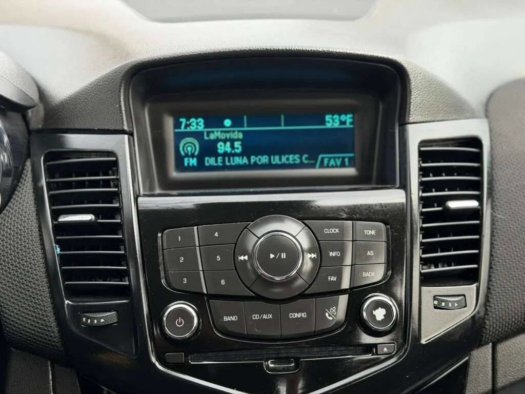 Used 2016 Chevrolet Cruze LT FWD image 16