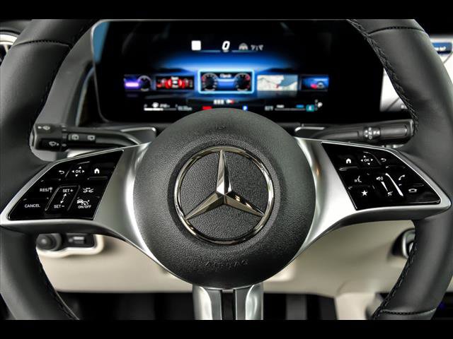 New 2025 Mercedes-Benz GLB 250 4MATIC image 15