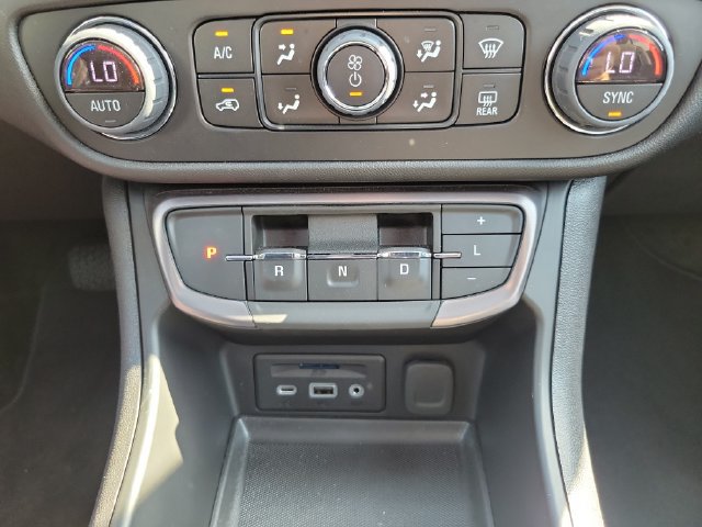 Used 2024 GMC Terrain AT4 w/ Tech Package AWD/4WD image 26
