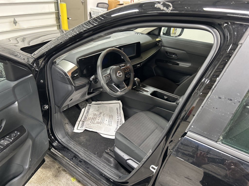 Used 2025 Nissan Kicks S image 6