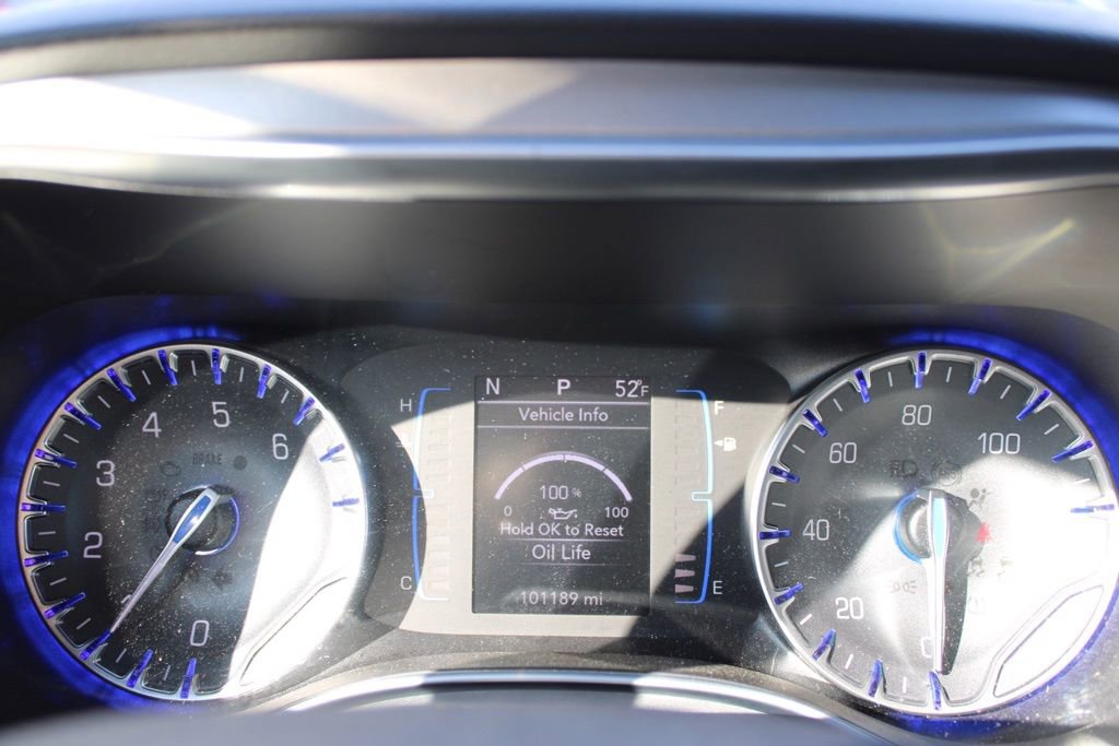 Used 2018 Chrysler Pacifica Touring-L w/ Premium Audio Group image 38