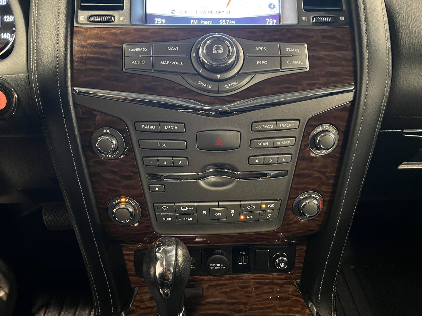 Used 2020 Nissan Armada Platinum w/ Interior Lighting Package AWD/4WD image 19