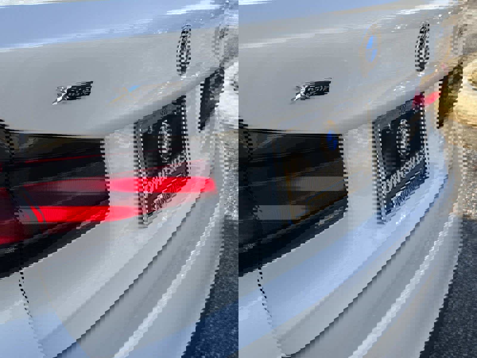 Used 2023 BMW 530i xDrive w/ Premium Package image 11