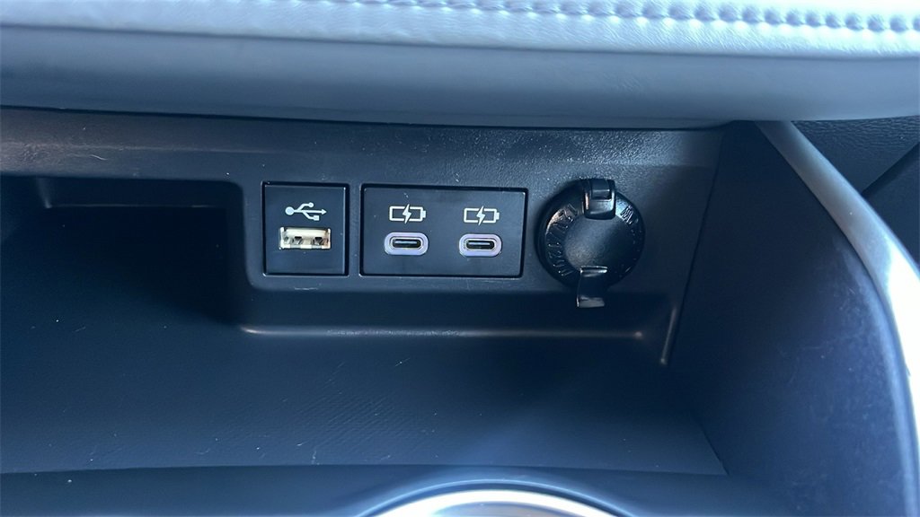 Used 2023 Toyota Highlander XLE image 27