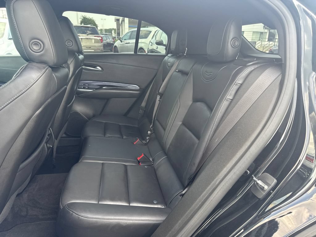 Certified 2023 Cadillac XT4 Luxury w/ Cold Weather Package AWD/4WD image 9