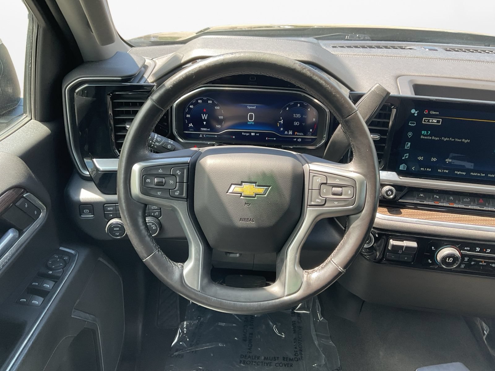 Used 2022 Chevrolet Silverado 1500 LT w/ Z71 Off-Road Package AWD/4WD image 12