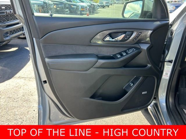 Used 2023 Chevrolet Traverse High Country image 12