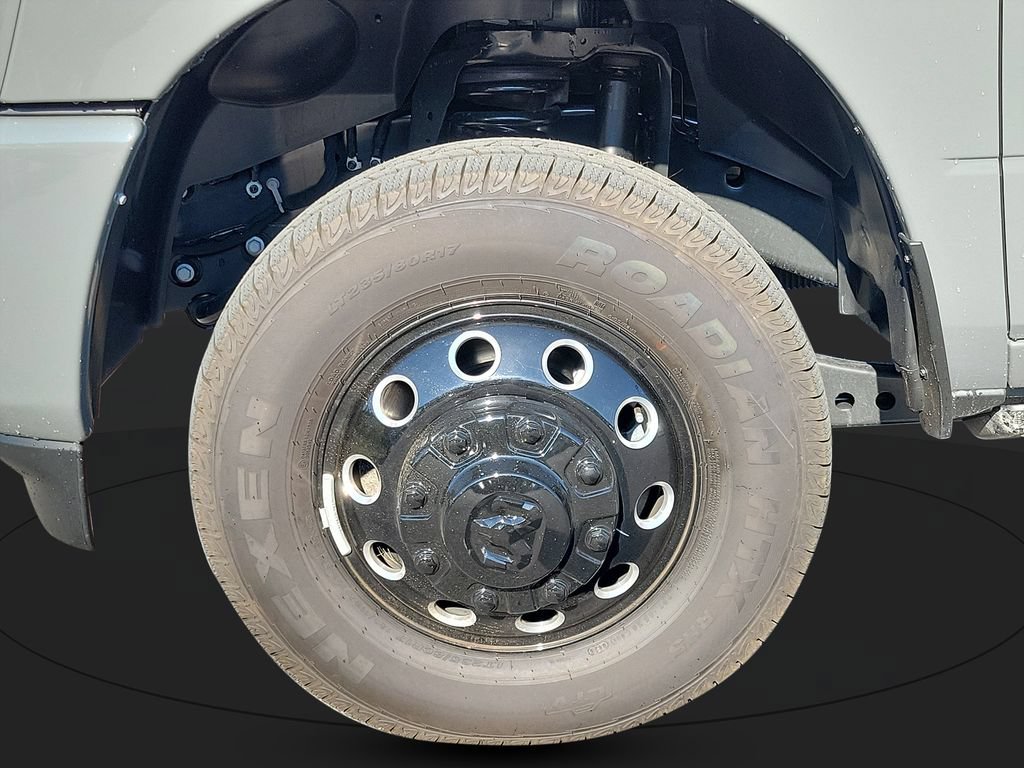 New 2026 RAM 3500 Laramie AWD/4WD image 9