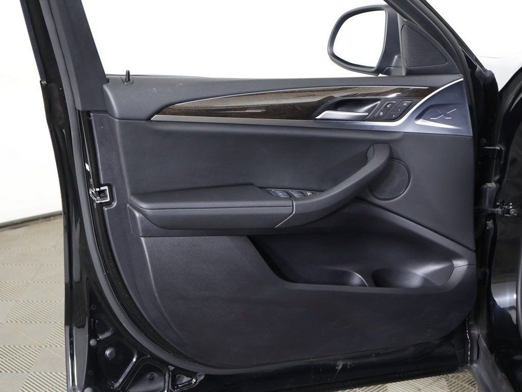 Used 2025 BMW X4 xDrive30i image 27