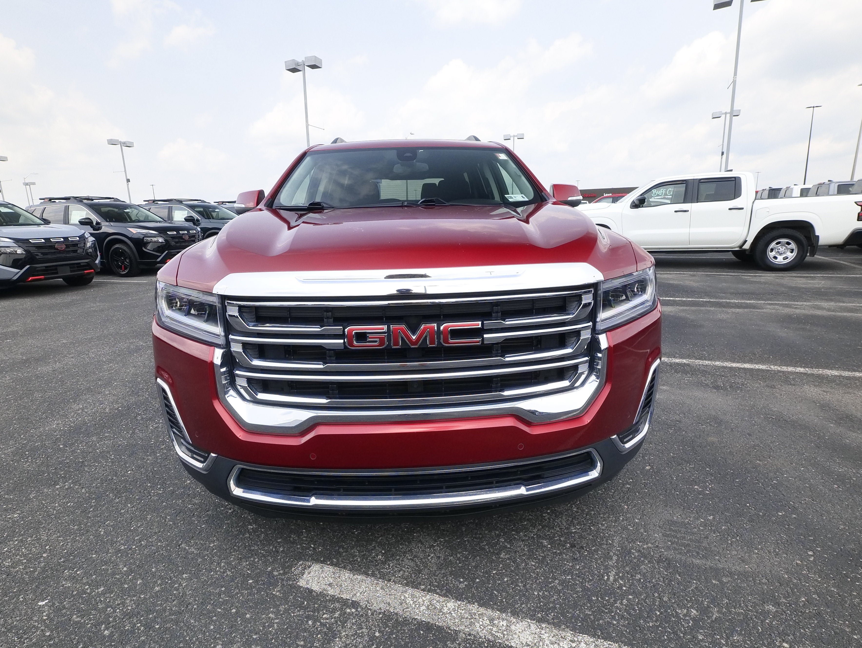 Used 2023 GMC Acadia SLE w/ Driver Convenience Package AWD/4WD image 3