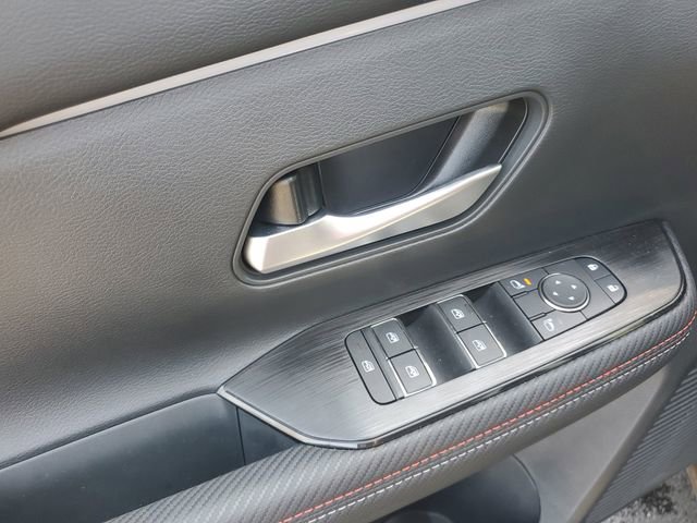 Certified 2025 Nissan Kicks SR FWD image 14