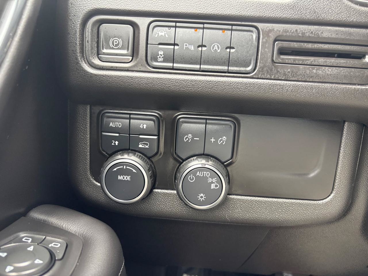 Used 2023 Chevrolet Tahoe LS AWD/4WD image 14