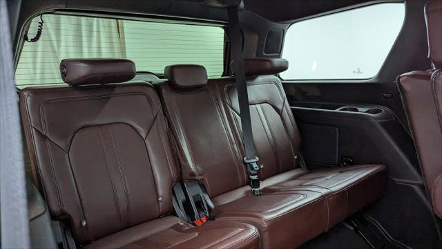 Used 2023 Ford Expedition Limited image 18