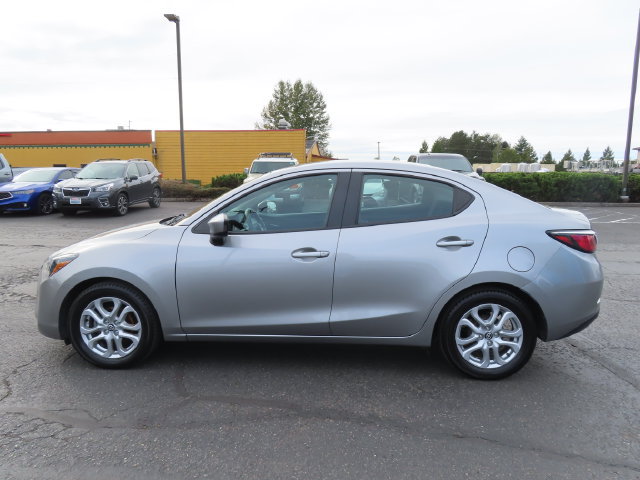 Used 2016 Scion iA FWD image 4