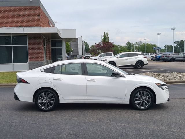 New 2026 Nissan Sentra SL w/ Floor Mat Package FWD image 2