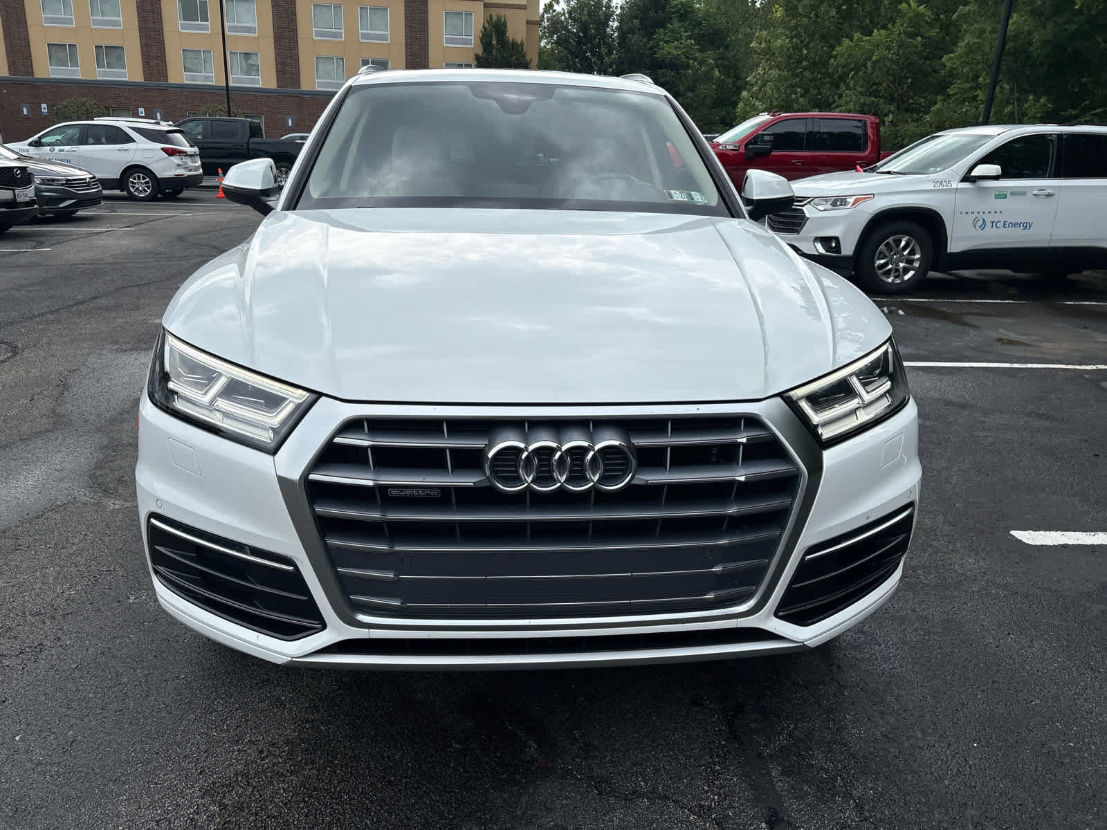 Used 2018 Audi Q5 2.0T Premium Plus w/ Premium Plus Package AWD/4WD image 2