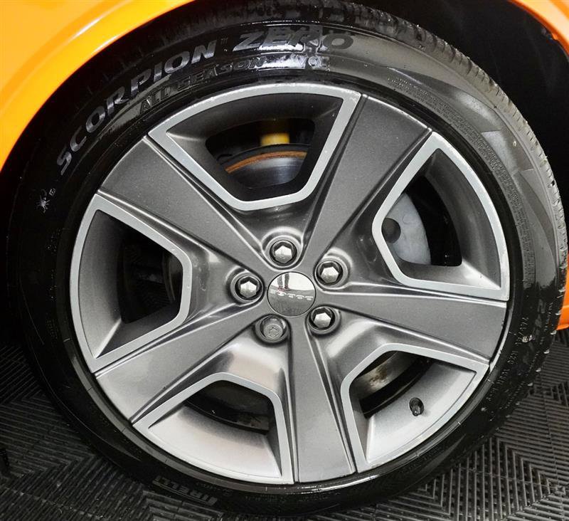 Used 2013 Dodge Challenger R/T image 3