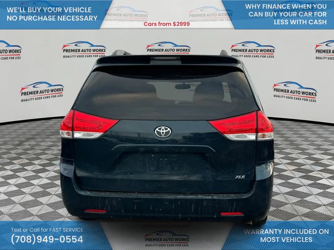Used 2012 Toyota Sienna XLE image 5