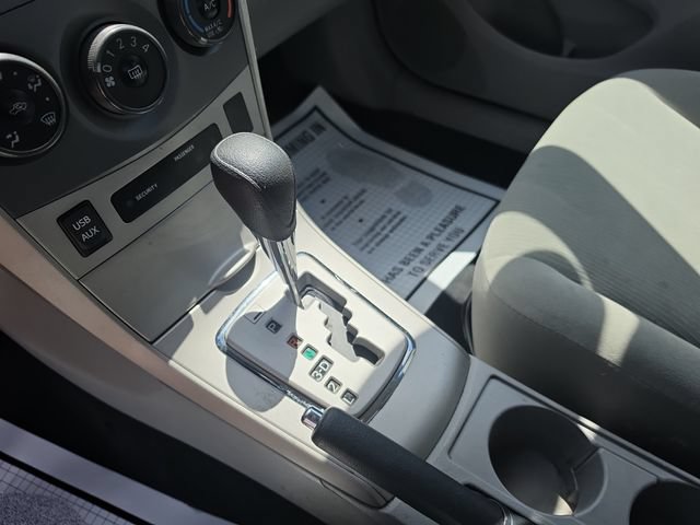 Used 2013 Toyota Corolla LE FWD image 19