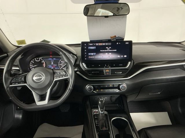 Used 2023 Nissan Altima 2.5 SR w/ SR Premium Package image 16