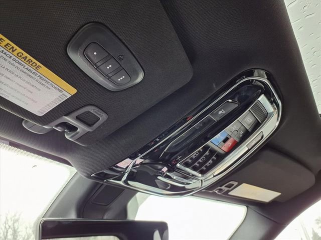 Used 2022 Jeep Grand Cherokee Overland w/ Advanced Protech Group III image 16