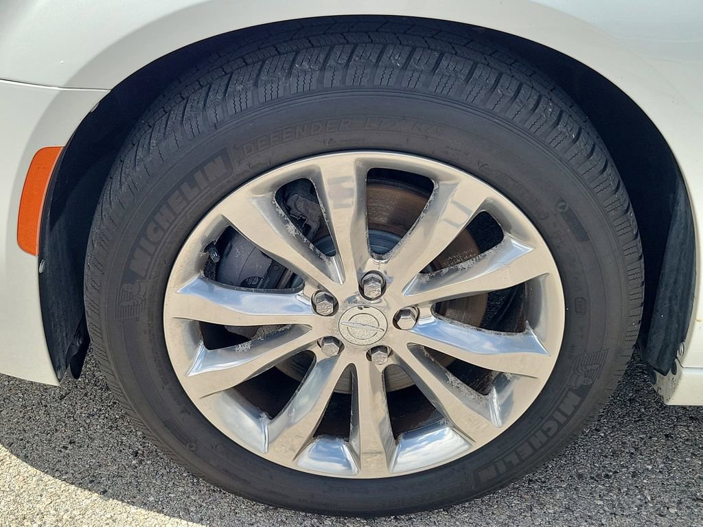 Used 2016 Chrysler 300 Limited w/ Driver Convenience Group image 11