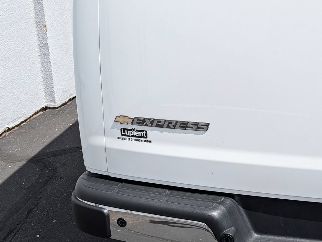 Used 2025 Chevrolet Express 3500 LT w/ LT Preferred Equipment Group RWD image 5