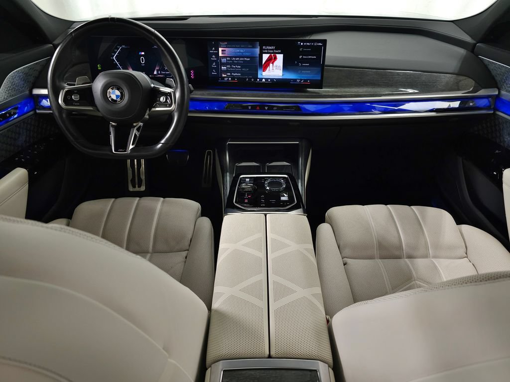 Used 2023 BMW 760i xDrive w/ Luxury Rear Seating Package AWD/4WD image 15