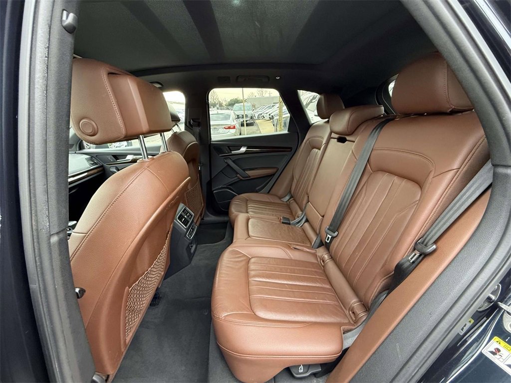 Used 2018 Audi Q5 2.0T w/ Premium Plus Package image 12