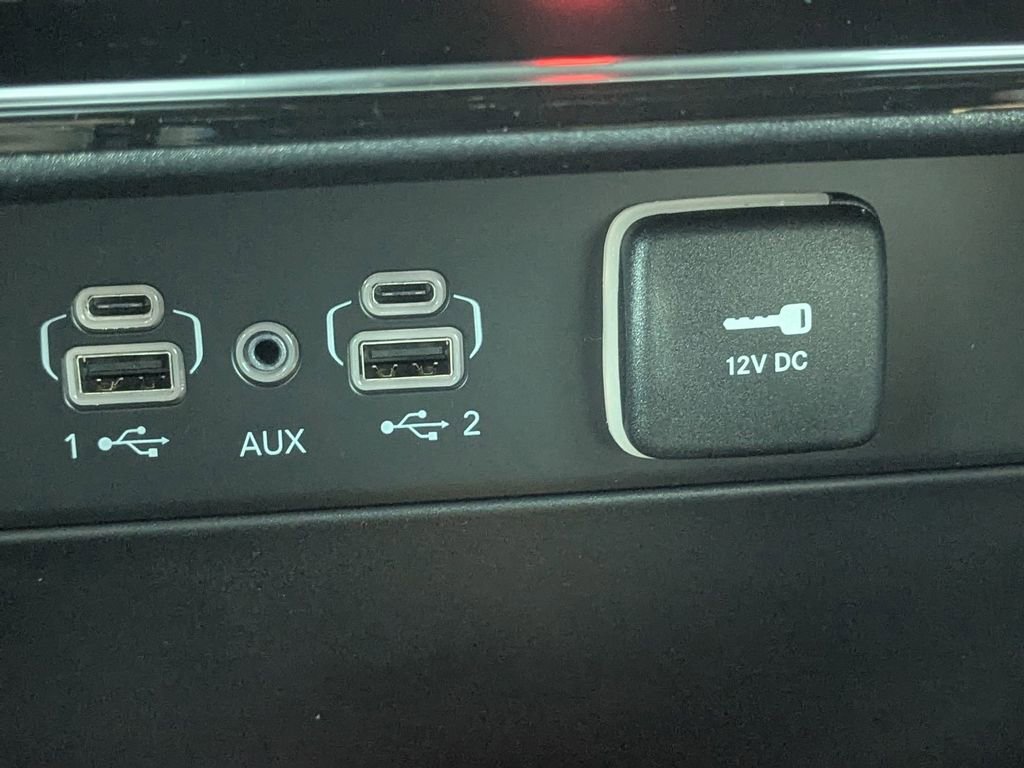 New 2025 Jeep Grand Cherokee Limited w/ Black Appearance Package image 25