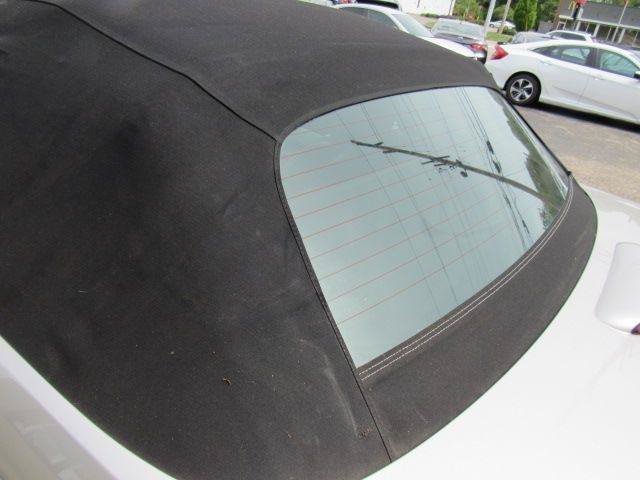 Used 2005 Ford Thunderbird RWD image 32