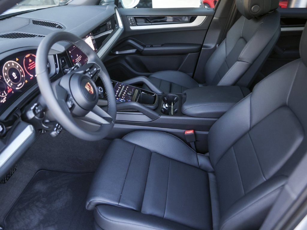 Certified 2026 Porsche Cayenne AWD/4WD image 17