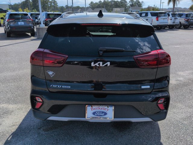 Used 2022 Kia Niro Touring Special Edition FWD image 5