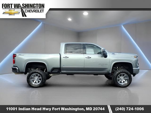 Used 2024 Chevrolet Silverado 2500 LTZ w/ LTZ Convenience Package AWD/4WD image 2