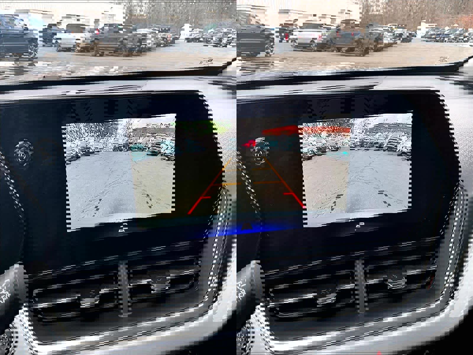 Used 2025 Chevrolet Trax LT w/ LT Convenience Package image 18