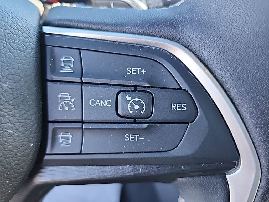 Used 2024 Jeep Grand Cherokee Altitude image 26